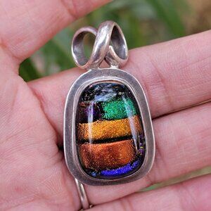 Absolutely stunning artisan 925 sterling silver rainbow dichroic glass pendant